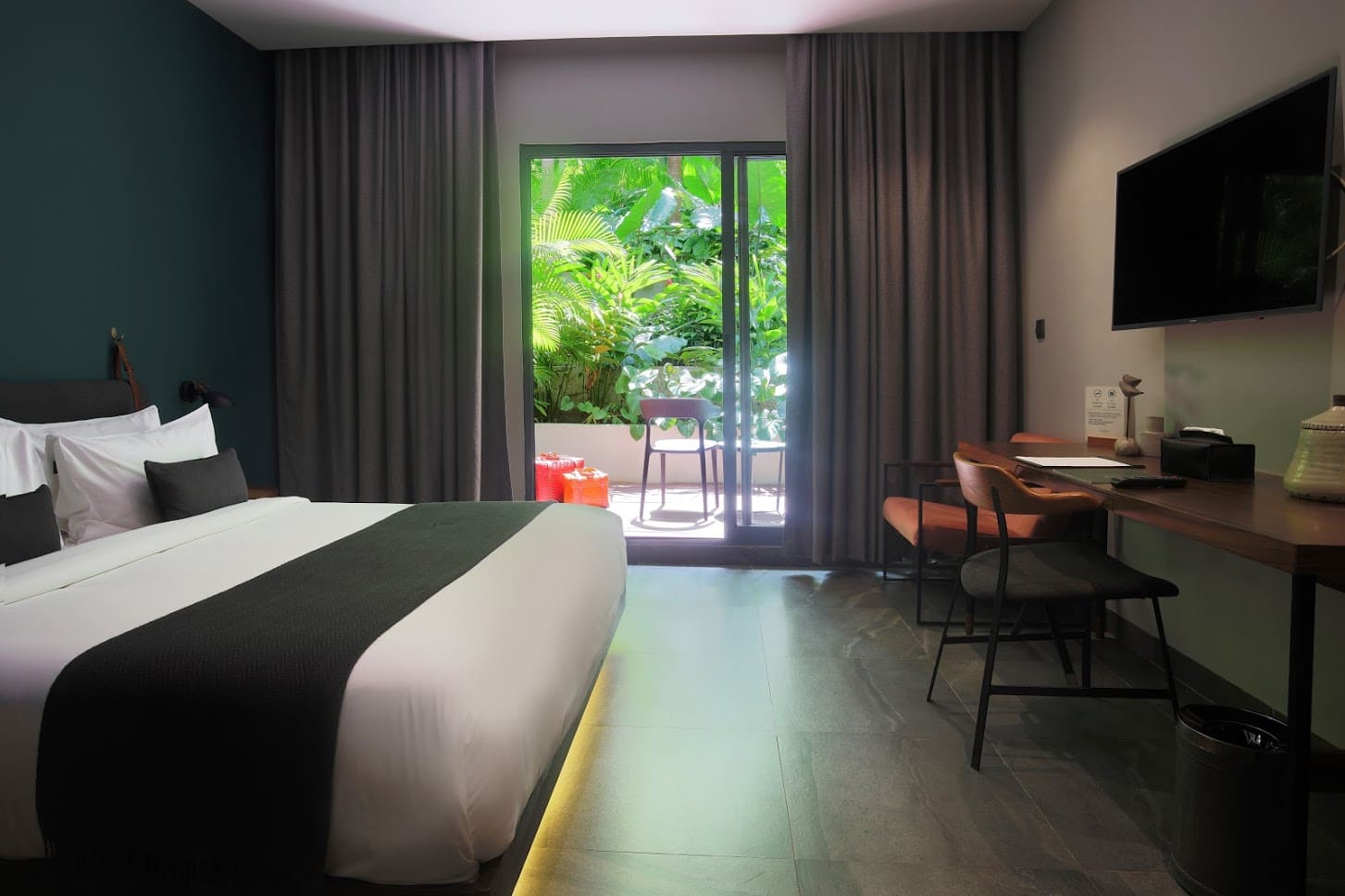 Superior Garden Terrace